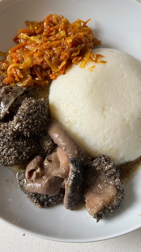 Luyanda Mafanya on Instagram: "OX TRIPE - ULUSU- MOGODU This is how I simply make tripe at home, I get my tripe delivered clean from @roadrunner_hardbody_umleqwa . Try the recipe out and enjoy #cookingwithluyanda #southafrica #traditionalfood #mogodu"