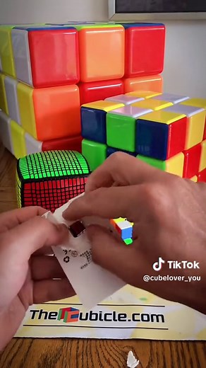 Mini Rubik’s cube 😏#rubikscube #cubing #rubikscubesolve #cube