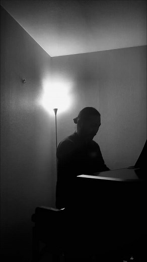 秋に響く美しいオペラのメロディ