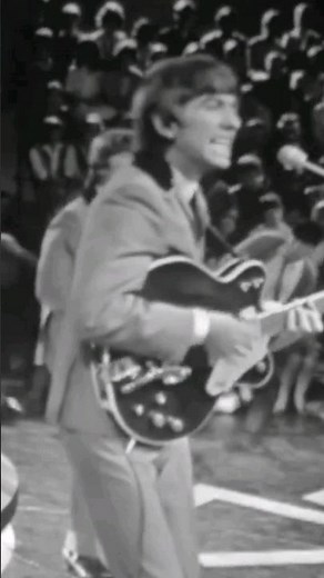 THE BEATLES - Roll Over Beethoven (Live - 1964)