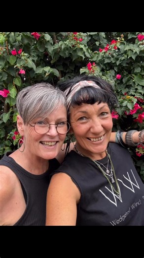 Day 1 of a creative weekend with my amazing dear friend Michelle. Today we attended an eco-dyeing workshop run by the lovely Robyn Croad, an amazing watercolour artist. It was a beautifully calming day spent playing with plants, design, and colour. This is my second workshop with Robyn. I truly love this technique and always enjoy picking up new tips to deepen and refine my practice. If anyone is interested in attending one of Robyn’s workshops, I highly recommend checking out her work and getti