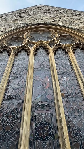 📚✨ “By the light of the moon, stories come alive…” ✨📚 Step into a world of ink, candlelight, and mystery with this Get Ready Comics exclusive dark academia @Loungefly mini backpack. With gothic arches, fluttering moths, and a raven soaring under a full moon, it’s the perfect accessory for lovers of moonlit libraries and secret societies. @hollieharrisonbrooks @themorallygreybookshelf 🚚 Free UK Shipping From £59.99 Spend 🇪🇺 Tax & Duty Paid Up To £100 #Loungefly #Loungeflyeurope #darkacademia