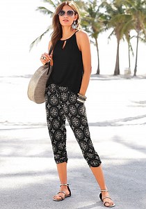 Pattern Capri Pants