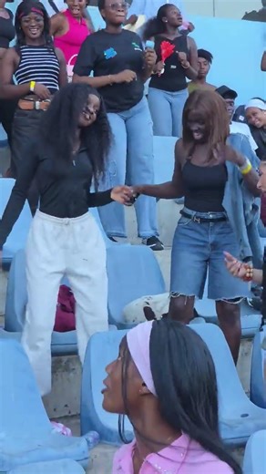 Beautiful Ladies & Wild Crowd Reactions 😍🔥 Dope Concert Was Lit!