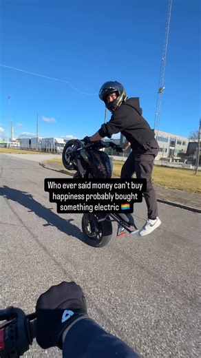 𝘿𝙖𝙣𝙠𝙎𝙩𝙪𝙣𝙩𝙨 on Instagram: "I want explosions going off under my balls🤠 #ebike #electric #bikelife"