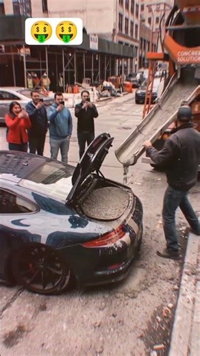 #日本利用压电瓷砖将脚步转化为电能。这些瓷砖捕 捉来自你脚步的动能。当你行走时,你的重量和动 作会对瓷砖产生压力。瓷砖会轻微弯曲,从而产生 机械应力。瓷砖内部的压电材料将这种应力转化为 电能dm