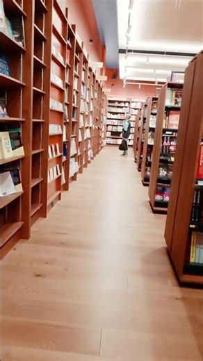 Sydney's New Kinokuniya Is Tiny Compared to the Original 📚