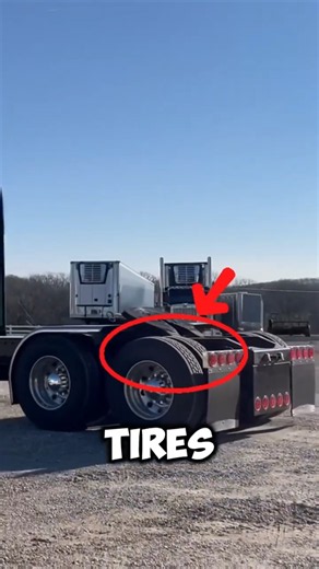 Why American Trucks Still Use Dual Wheels 🇺🇸 #americantrucks #trucking #semitruck