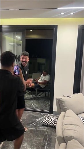 EPIC Prank! Scaring My Friend with the SLIDING DOOR Trick! 😂