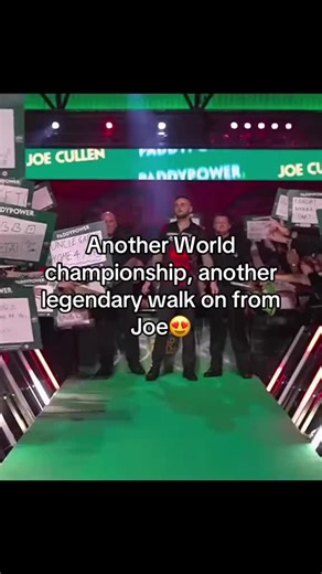 What a walkon 🎯🎯🔥 #dartsworldchampionship #darts #dartscommunity #walkon