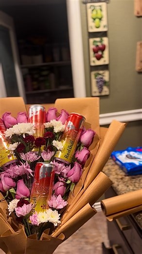 Obsessed😍 #enchantedflowersbykathy #florist #redbullarrangment