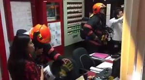 [LIVE Exercise] First arriving SCDF resources on site, linking up with mall staff to gather more information. | Singapore Civil Defence Force