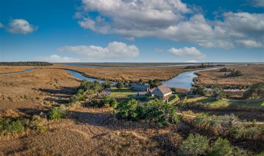 This Waterfront Town in Georgia Feels Like It Belongs in Scotland