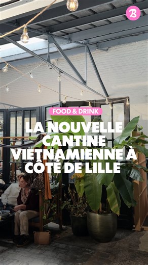 Nouvelle cantine vietnamienne spotted 👉 @vietlab.by.joya Service express, plats frais faits maison, ambiance sous verrière… le combo parfait pour un dej qui change du sandwich. 🍜 Au menu testé : nems croustillants, bun bo xao hyper parfumé, poulet saté / riz, et dessert tapioca coco-mangue 💛 Simple, rapide, réconfortant : tout ce qu’on aime. 🌿 Et le : Vietlab fait aussi plateaux repas, traiteur & privatisation, idéal pour les boîtes ou les évènements. 📍 Avenue de la République – La Madelein