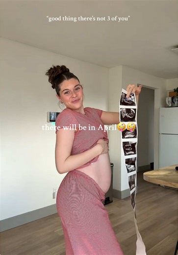 my mini me’s 🧚🏻🧚🏻 #trend #goodthingtheresnottwoofyou #pregnant #twinpregnancy #pregnantwithtwins #identicaltwins #twingirls #twins #twinmom #twin