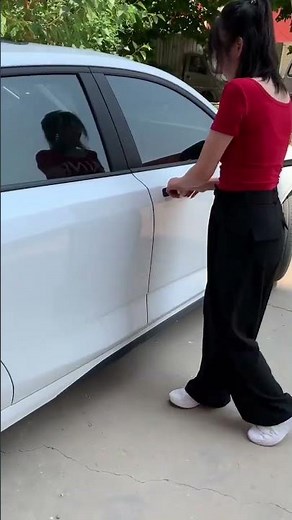 Custom Fit Dual-Layer Waterproof Car Floor Mats With Full Door Sill Coverage
