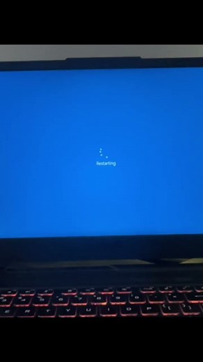 Laptop stuck on restart loop .( Windows corrupted )