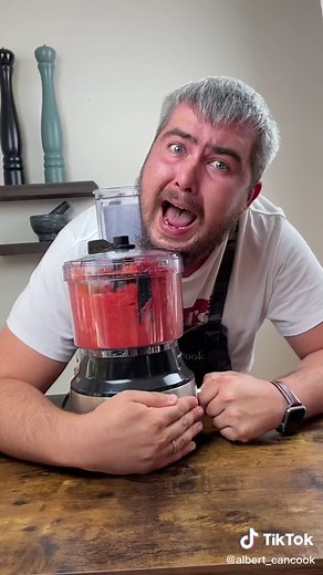 Homemade sriracha is next level. Basically it’s red chili, garlic and vinegar. Recipe in the comments. #sriracha #spicy #foodtok #learnwithalbert