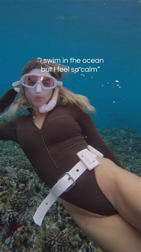 As a Leo and a fire sign, I’m usually full of energy, but being underwater naturally calms me. The ocean slows everything down and helps me feel relaxed and clear headed. It’s where I find an easy sense of peace and balance. #leo #underwater #diver #hawaii #swimwithme