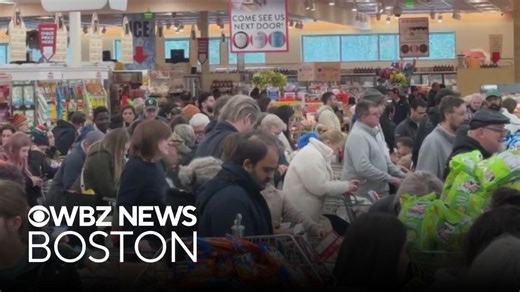 Shoppers pack Massachusetts Market Basket ahead of snow