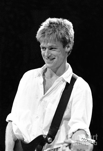 Bryan Adams’ “Somebody”: A Classic Rock Anthem of Desire and Defiance - Rolling Stone
