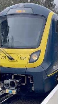 SWR 701034 departing Weybridge station with a 6 tone Ilkly moor bah tat! -03/04/26