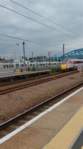 Peterborough Railway Station Class 801 (Bradford UK City of Culture) LNER 07/05/26 (1/4)