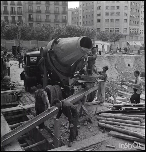 La Torre de Madrid es uno de los edificios más emblemáticos y reconocibles del perfil urbano de la capital española. Situada en la Plaza de España, al final de la Gran Vía, es un punto de referencia fundamental tanto por su historia como por su imponente arquitectura. Fotografía 📸 pando Barrero Instituto del Patrimonio Cultural de España 🇪🇸 | Madeenespaña