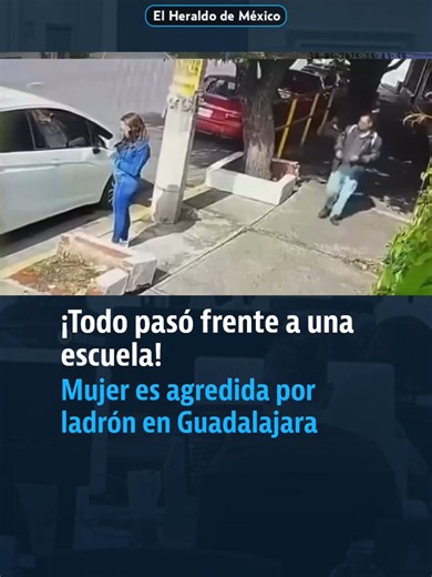 🚨 Asalto a plena luz del día frente a escuela en Guadalajara Esta mañana, alrededor de las 9:00 a.m., una mujer fue víctima de robo sobre la calle Cairo, en la colonia San Eugenio, justo frente a la Secundaria Técnica 86. Vecinos y padres de familia levantan la voz ante esta situación. Exigen a las autoridades y a la Policía de Guadalajara mayor patrullaje, ya que es una zona de alto tránsito peatonal, conformada principalmente por estudiantes y trabajadores. Garantizar corredores escolares seg
