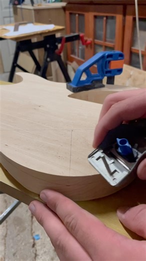 Electric guitar body handcraft #electricguitar #handcrafted #luthier #woodworking