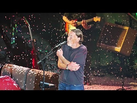 Chris Rea - Driving Home for Christmas (Live at Hammersmith Apollo 2017)