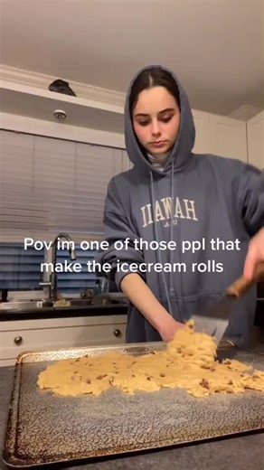 How to Make Delicious Ice Cream Rolls at Home