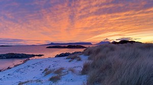 34K views · 2.1K reactions | Absolutely wowee kapowee tonight. Arisaig has the best sunsets in the world. | Hope Blamire Artist | Facebook