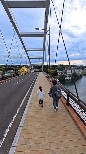 こどもとおでかけ 九州・福岡｜ちむち on Instagram: "まとめ↓ 子連れ壱岐旅行立ち寄り場 14選 美しい、心洗われる 壱岐島🏝️ 福岡博多埠頭から高速船で 1時間でいける。 家族で のんびり、優しい時間が過ごせました。 また、会いたくなる場所です。 とってもおすすめです。 …………………………………………… 1. 味処 味よし @iki.ajiyoshi 📍長崎県壱岐市郷ノ浦町本村触519−11 —— うにも人気なのだけど、カツ丼もチキンカツも絶品なの！ほんと、おいしいっ！ 2. うにめし食堂 はらほげ @unimeshishitangharahoge 📍長崎県壱岐市芦辺町諸吉本村触1307 —— 壱岐に来たら外せないごちそう。美味しかった！ 3. 郷ノ浦町漁協 📍長崎県壱岐市郷ノ浦町郷ノ浦405−6 —— ビューホテルさんから徒歩5分。競を初めてみて、貴重な体験ができました。 4. 壱岐イルカパーク＆リゾート @ikiirukapark 📍長崎県壱岐市勝本町東触2668−3 —— 目の前でイルカに会える体験型のリゾート施設。かわいいくてほんと、癒しだった！！ 