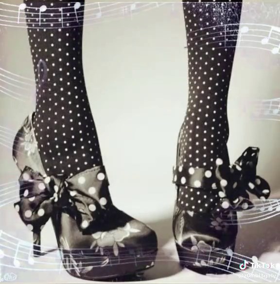 Cute Piano Pattern for Alt Girls