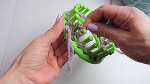 Here is a quick tutorial explaining how to do the figure 8 stitch on a round loom. | Gina’s Crochet Corner