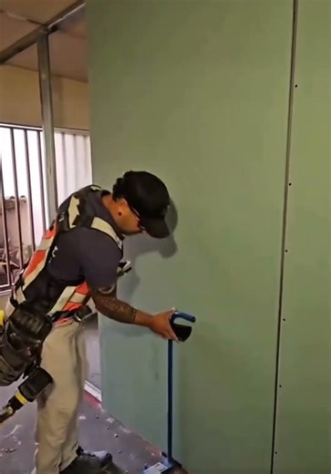 Tutorial for quickly and securely installing pipes on wall surfaces for water flow #construction