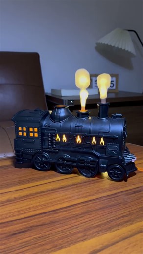 Full steam ahead into the weekend! #werdream #trainhumidifier #cozyvibes #humidifier #homedecorusa