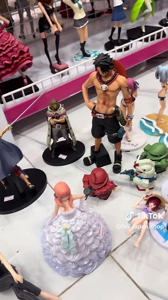 Updates after making🇯🇵🇯🇵🇯🇵🎄🎄🎄#luffy #freefire_lover #fyppppppppppppppppppppppp #figure #zoro