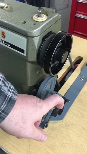 Industrial sewing Singer #591 D200A