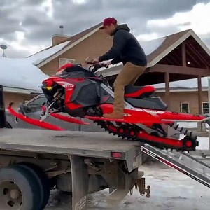 470K views · 1.1K reactions | When Toughness Meets Innovation: The Strongest in the Game!  | Snowmobile | Facebook