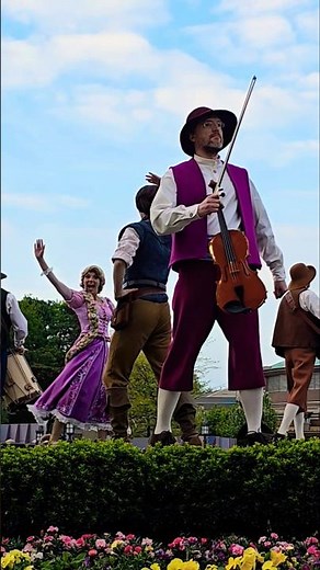 Disneyland Paris, Rapunzel (Tangled) goes un Poco Loco with Flynn, Disney Music Festival