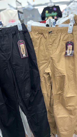 131K views · 1.6K reactions | 懶 Parachute pants are back and better than ever! These are from No Boundaries! There are even more color options online. I have these linked in my bio 﫶 ($13.98) #walmart #fallfashion #parachutepants | Walmart Gems | Facebook