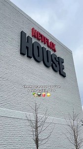 Welcome to the first-ever Netflix House— where every corner feels like your favorite scene🏡🎥🍿 #NetflixHouse #KingOfPrussiaMall | King of Prussia