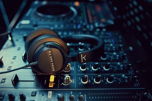 beyerdynamic launches DJ 300 PRO series customizable headphones