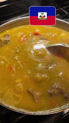 January 1st marks Haitian Independence Day 🇭🇹 In 1804, Haiti became the first Black republic and the first nation to gain freedom through a successful slave revolt. It’s a day that represents strength, freedom, and resilience. #HaitianIndependence #HaitianPride #BlackHistory #FreedomAndResilience #january1st