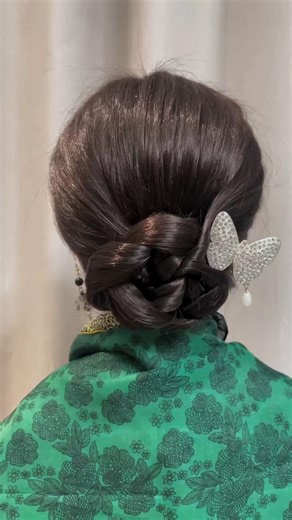 Hair Style tutorial #longhairgrowthtips #hairstyle #longlayerhaircut #haircare