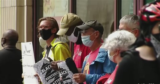 Demonstrators Protest Port Authority's Uniform Policy Barring Employees From Wearing Black Lives Matter Masks - CBS Pittsburgh
