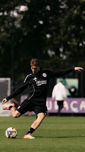 Great finishing drill at today’s Ajax training! ⚽️ | AFC Ajax