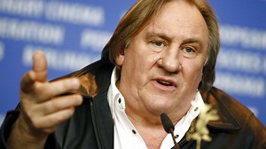 Gérard Depardieu, proche de V. Poutine, appelle à "arrêter les armes"